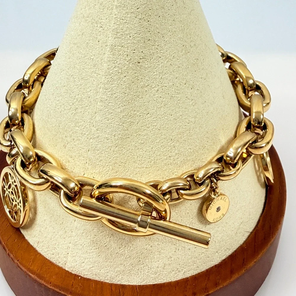 Michael Kors Charm Bracelet Gold Tone Toggle Clasp 6.75